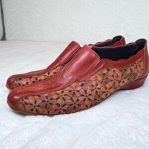 Pikolinos Leather Slip On Romana floral cut slip-on loafers shoes size 41 or 10